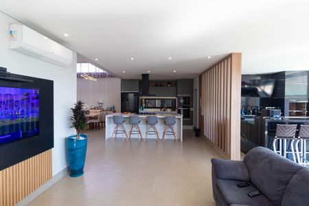 Casa de condomínio à venda com 450m², 3 quartos e 4 vagasSala de TV