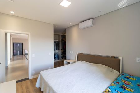 Casa de condomínio à venda com 450m², 3 quartos e 4 vagasSuíte 1