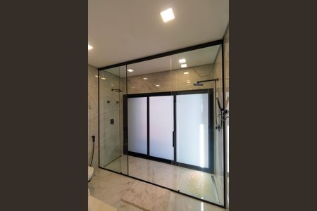 Casa de condomínio à venda com 450m², 3 quartos e 4 vagasBanheiro da Suíte 1