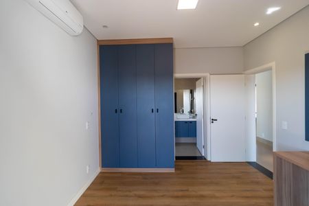 Casa de condomínio à venda com 450m², 3 quartos e 4 vagasSuíte 2