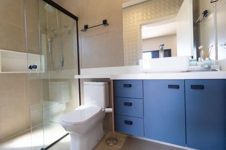 Casa de condomínio à venda com 450m², 3 quartos e 4 vagasBanheiro da Suíte 2