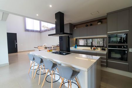 Casa de condomínio à venda com 450m², 3 quartos e 4 vagasCozinha