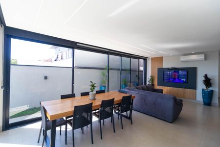 Casa de condomínio à venda com 450m², 3 quartos e 4 vagasSala de Jantar