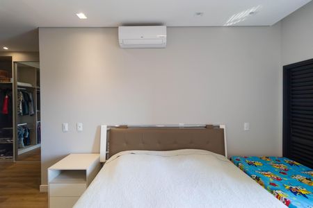 Casa de condomínio à venda com 450m², 3 quartos e 4 vagasSuíte 1