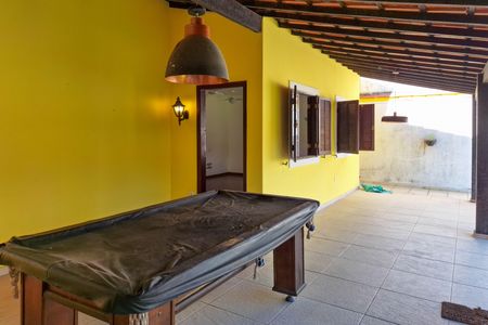 Casa à venda com 360m², 2 quartos e 3 vagasQuintal