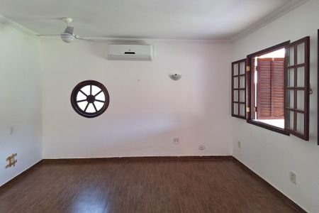 Casa à venda com 360m², 2 quartos e 3 vagasSala
