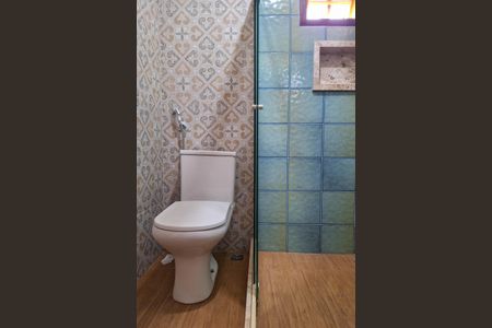 Casa à venda com 360m², 2 quartos e 3 vagasBanheiro da Suíte 2