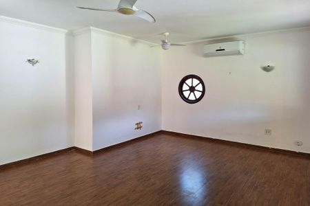 Casa à venda com 360m², 2 quartos e 3 vagasSala