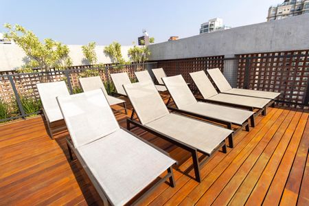 Apartamento à venda com 34m², 1 quarto e sem vaga Apartamento à venda com 34m², 1 quarto e sem vagaÁrea comum - Piscina