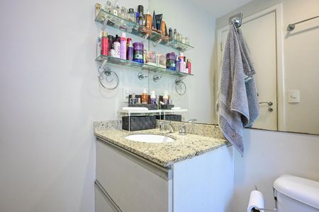 Apartamento para alugar com 94m², 3 quartos e 2 vagasBanheiro Suíte 