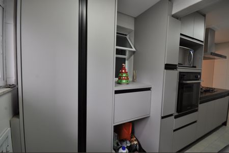 Apartamento à venda com 82m², 3 quartos e 2 vagasÁrea de serviço
