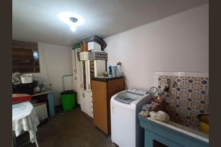 Casa à venda com 140m², 5 quartos e 4 vagasLavanderia