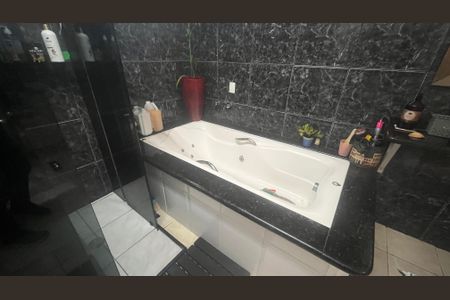 Casa para alugar com 799m², 6 quartos e 3 vagas Casa para alugar com 799m², 6 quartos e 3 vagasBanheiro da Suíte 1