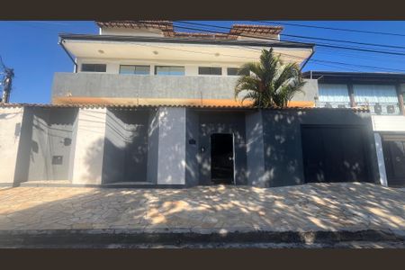 Casa para alugar com 799m², 6 quartos e 3 vagas Casa para alugar com 799m², 6 quartos e 3 vagasFachada do bloco