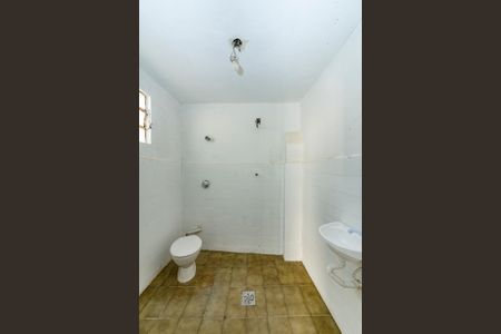 Casa para alugar com 563m², 5 quartos e 6 vagasBanheiro de serviço