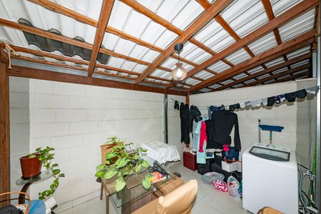 Apartamento à venda com 48m², 2 quartos e 1 vaga Apartamento à venda com 48m², 2 quartos e 1 vagaVaranda