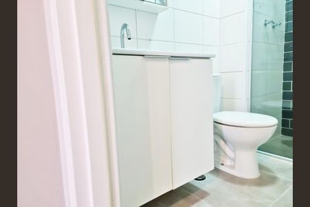 Apartamento à venda com 66m², 2 quartos e 2 vagas Apartamento à venda com 66m², 2 quartos e 2 vagasBanheiro da Suíte