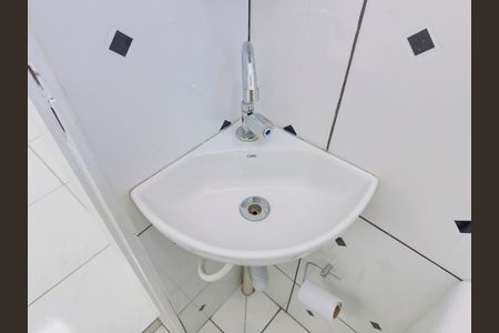 Casa para alugar com 54m², 1 quarto e 1 vaga Casa para alugar com 54m², 1 quarto e 1 vagaBanheiro