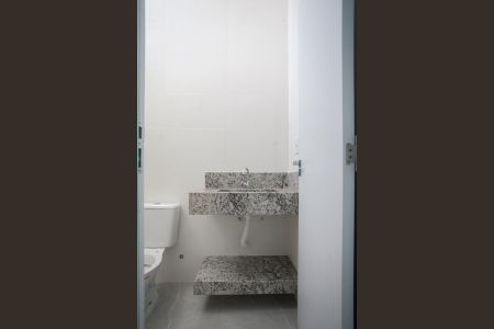 Casa à venda com 120m², 2 quartos e 1 vaga Casa à venda com 120m², 2 quartos e 1 vagaBanheiro da Suíte