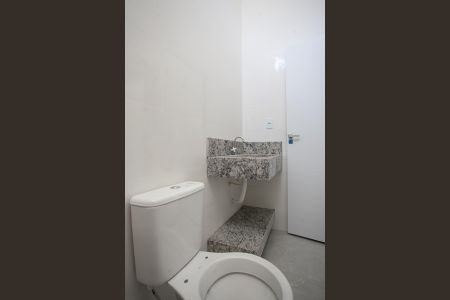 Casa à venda com 120m², 2 quartos e 1 vaga Casa à venda com 120m², 2 quartos e 1 vagaBanheiro da Suíte