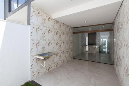 Casa à venda com 120m², 2 quartos e 1 vaga Casa à venda com 120m², 2 quartos e 1 vagaÁrea de Serviço e Quintal