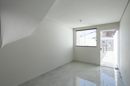 Casa à venda com 120m², 2 quartos e 1 vaga Casa à venda com 120m², 2 quartos e 1 vagaSala