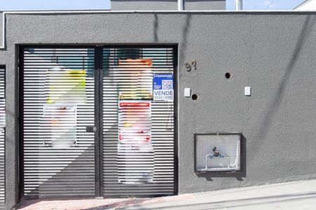 Casa à venda com 120m², 2 quartos e 1 vaga Casa à venda com 120m², 2 quartos e 1 vagaFachada