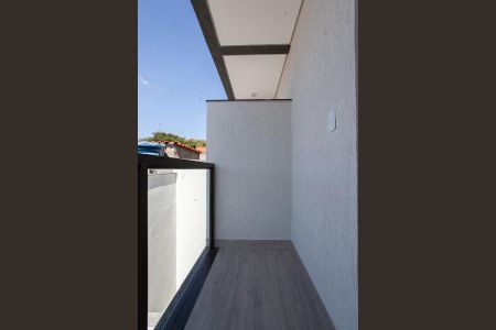 Casa à venda com 120m², 2 quartos e 1 vaga Casa à venda com 120m², 2 quartos e 1 vagaVaranda da Suíte