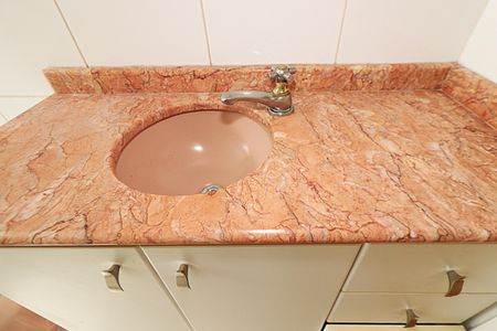 Apartamento à venda com 69m², 2 quartos e 1 vagaBanheiro Social