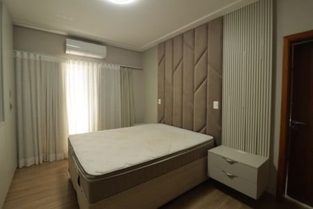 Casa de condomínio à venda com 1215m², 4 quartos e 5 vagas Casa de condomínio à venda com 1215m², 4 quartos e 5 vagasSuíte 1