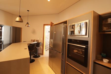 Casa de condomínio à venda com 1215m², 4 quartos e 5 vagas Casa de condomínio à venda com 1215m², 4 quartos e 5 vagasCozinha