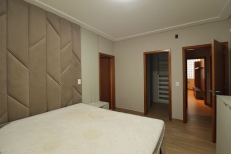 Casa de condomínio à venda com 1215m², 4 quartos e 5 vagas Casa de condomínio à venda com 1215m², 4 quartos e 5 vagasSuíte 1