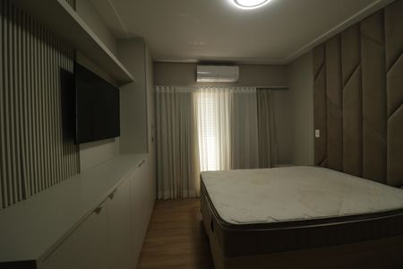 Casa de condomínio à venda com 1215m², 4 quartos e 5 vagas Casa de condomínio à venda com 1215m², 4 quartos e 5 vagasSuíte 1