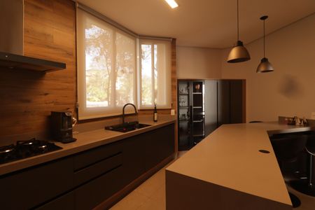 Casa de condomínio à venda com 1215m², 4 quartos e 5 vagas Casa de condomínio à venda com 1215m², 4 quartos e 5 vagasCozinha