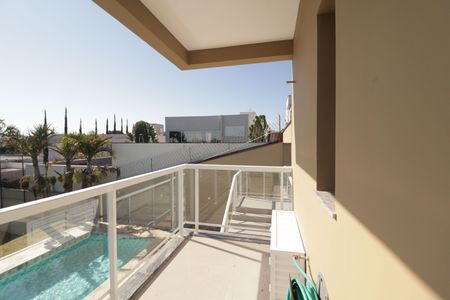 Casa de condomínio à venda com 1215m², 4 quartos e 5 vagas Casa de condomínio à venda com 1215m², 4 quartos e 5 vagas sacada/Suíte 1