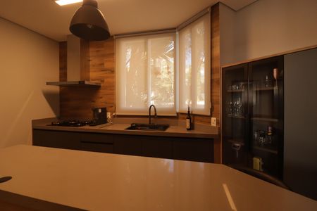 Casa de condomínio à venda com 1215m², 4 quartos e 5 vagas Casa de condomínio à venda com 1215m², 4 quartos e 5 vagasCozinha