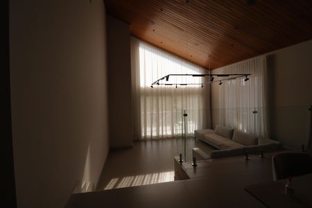 Casa de condomínio à venda com 1215m², 4 quartos e 5 vagas Casa de condomínio à venda com 1215m², 4 quartos e 5 vagasSala