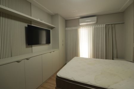 Casa de condomínio à venda com 1215m², 4 quartos e 5 vagas Casa de condomínio à venda com 1215m², 4 quartos e 5 vagasSuíte 1