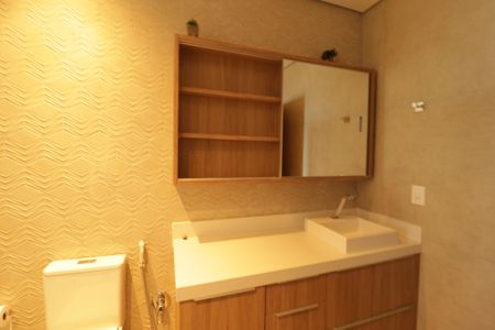 Casa de condomínio à venda com 1215m², 4 quartos e 5 vagas Casa de condomínio à venda com 1215m², 4 quartos e 5 vagas Banheiro/ Suíte