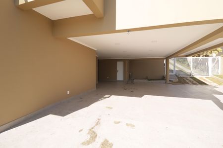 Casa de condomínio à venda com 1215m², 4 quartos e 5 vagas Casa de condomínio à venda com 1215m², 4 quartos e 5 vagasQuintal