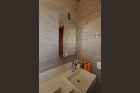 Casa de condomínio à venda com 1215m², 4 quartos e 5 vagas Casa de condomínio à venda com 1215m², 4 quartos e 5 vagas Banheiro/Suite 2