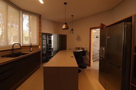 Casa de condomínio à venda com 1215m², 4 quartos e 5 vagas Casa de condomínio à venda com 1215m², 4 quartos e 5 vagasCozinha