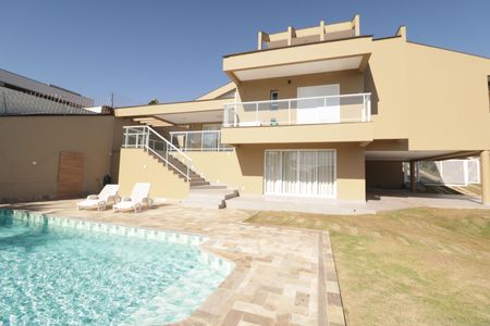 Casa de condomínio à venda com 1215m², 4 quartos e 5 vagas Casa de condomínio à venda com 1215m², 4 quartos e 5 vagasQuintal