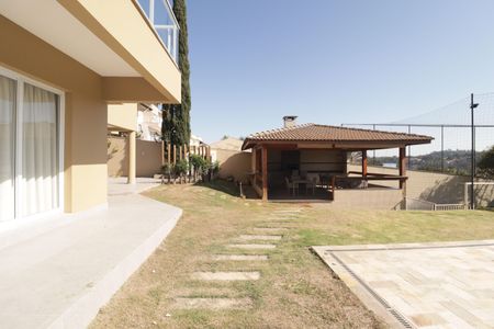 Casa de condomínio à venda com 1215m², 4 quartos e 5 vagas Casa de condomínio à venda com 1215m², 4 quartos e 5 vagasQuintal