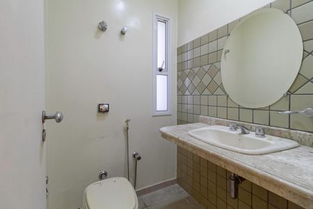 Casa à venda com 341m², 5 quartos e 6 vagas Casa à venda com 341m², 5 quartos e 6 vagasLavabo