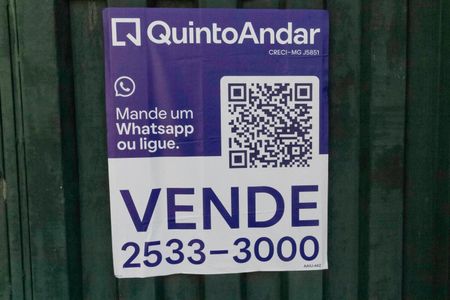 Casa à venda com 341m², 5 quartos e 6 vagas Casa à venda com 341m², 5 quartos e 6 vagasFachada