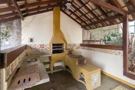 Casa à venda com 341m², 5 quartos e 6 vagas Casa à venda com 341m², 5 quartos e 6 vagasÁrea gourmet