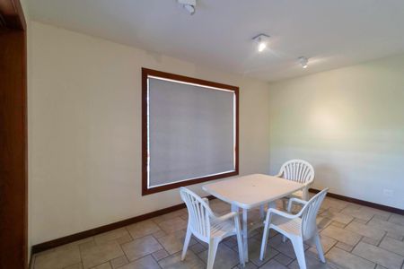 Casa à venda com 341m², 5 quartos e 6 vagas Casa à venda com 341m², 5 quartos e 6 vagasSala 2