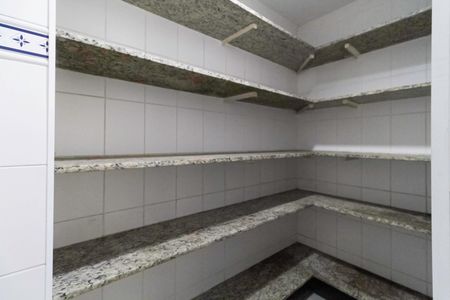 Casa à venda com 341m², 5 quartos e 6 vagas Casa à venda com 341m², 5 quartos e 6 vagasDespensa