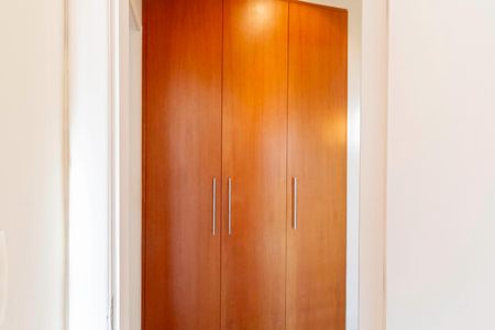 Casa à venda com 341m², 5 quartos e 6 vagas Casa à venda com 341m², 5 quartos e 6 vagasCorredor